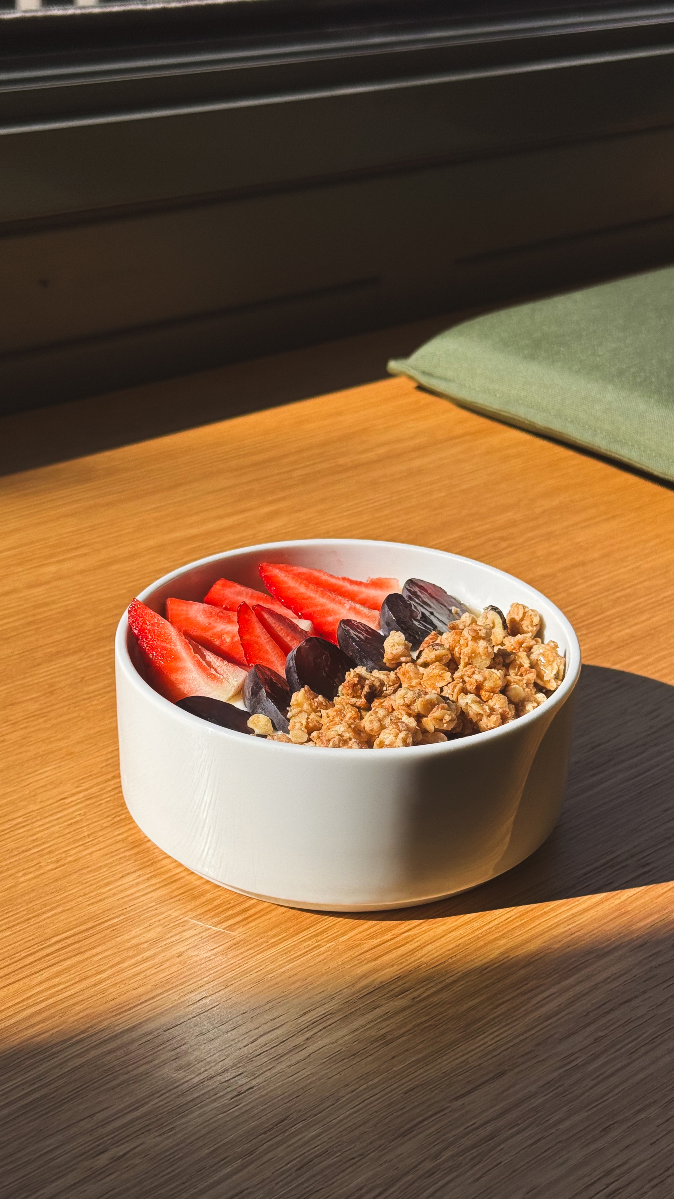 Fresh healthy food bowls at HOY Café